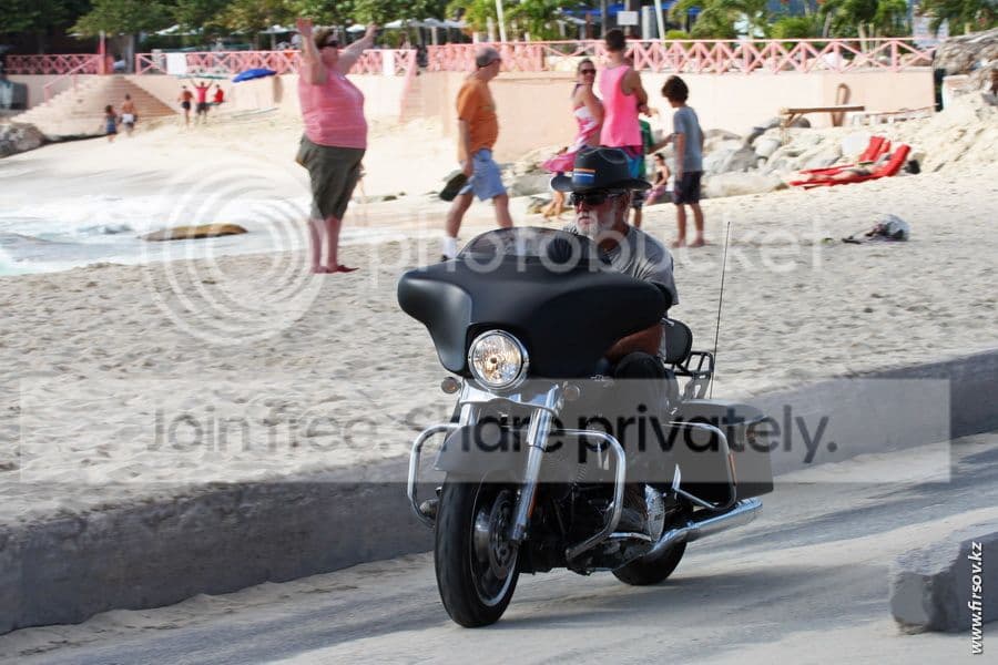 photo St_Martin_Maho28_zps3a0fa871.jpg
