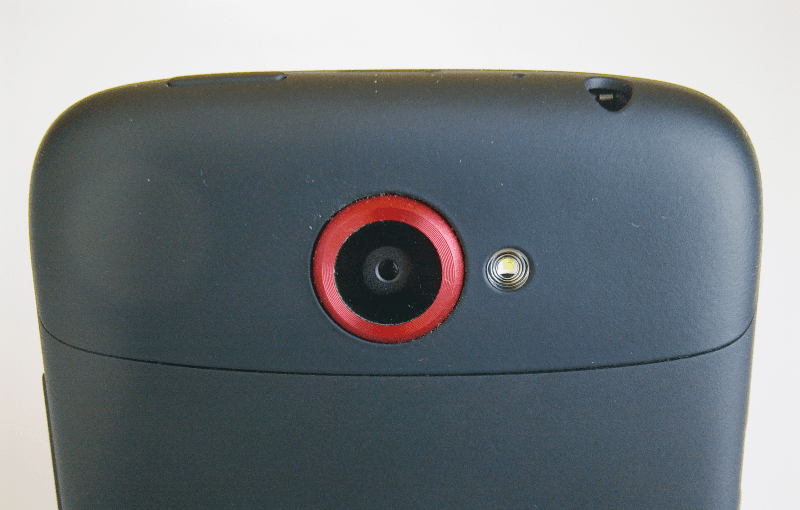 Иллюстрация для статьи Рустама Ниязова в SmartShow: смартфон HTC One S Иллюстрация для статьи Рустама Ниязова в SmartShow: смартфон HTC One S