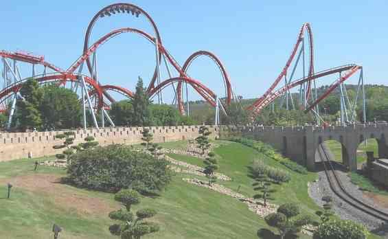 10.-Rollercoaster_dragon_khan_universal_port_aventura_spain a Побережье Коста-Дорада. Город Салоу