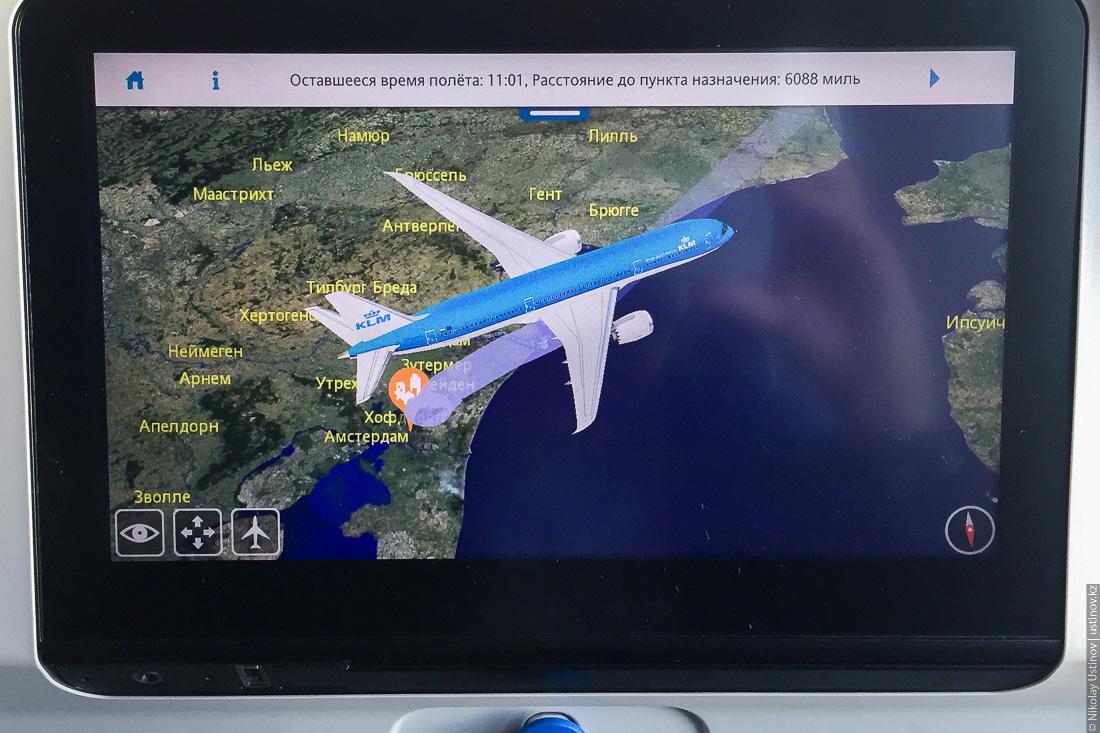 Экран Boeing 787 KLM