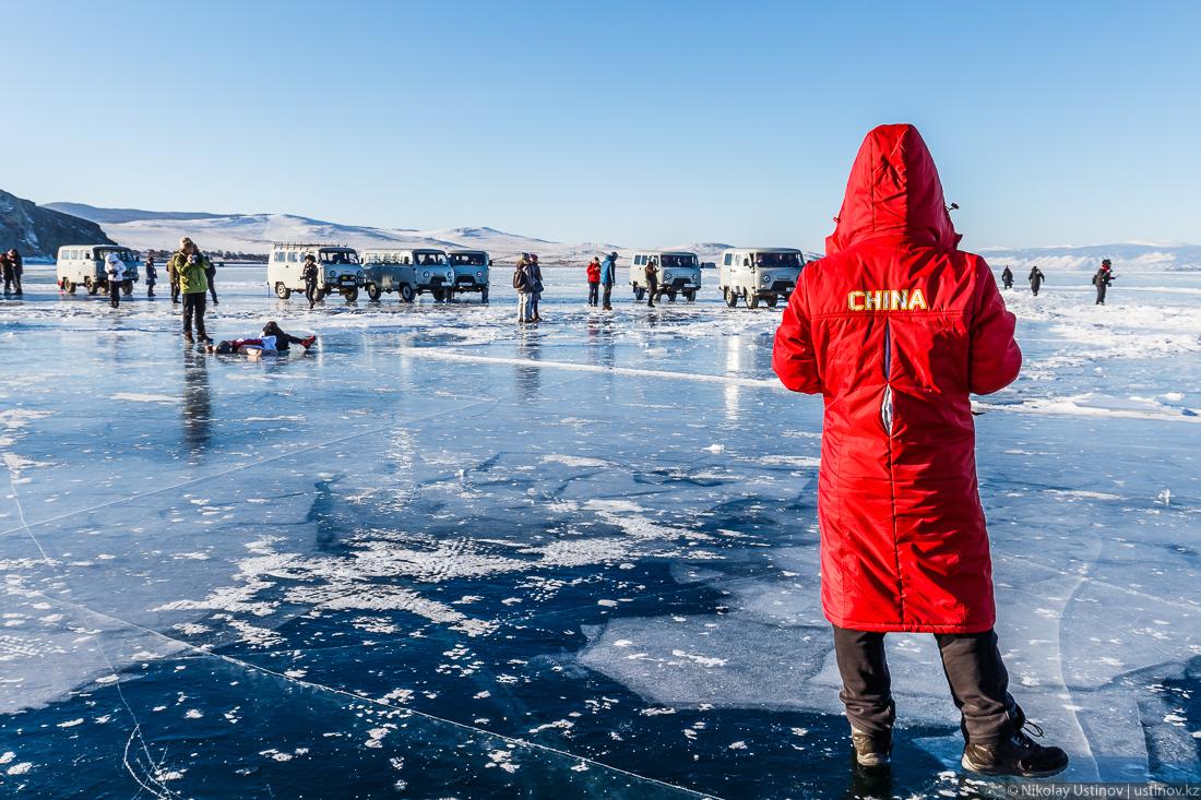 Китайцы на льду Байкала