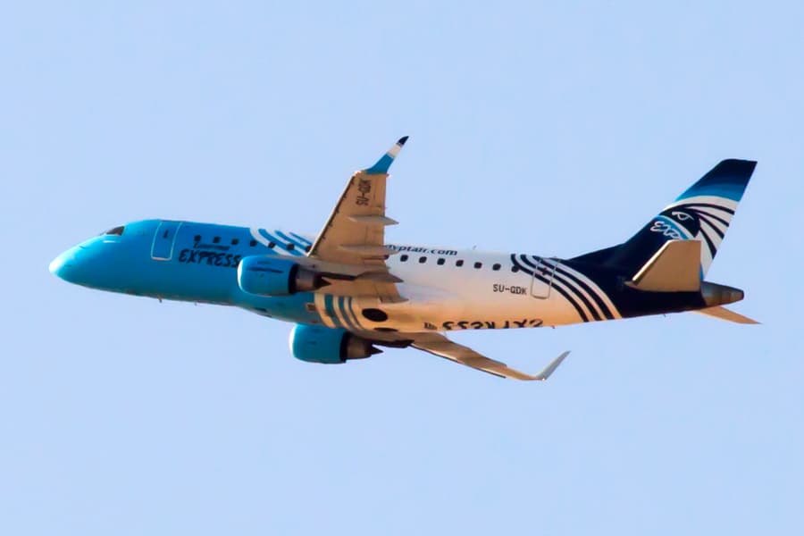 Embraer-170_SU-GDK_Egypt_EgyptAir_Express_2_SSH_.JPG Embraer-170_SU-GDK_Egypt_EgyptAir_Express_2_SSH_.JPG