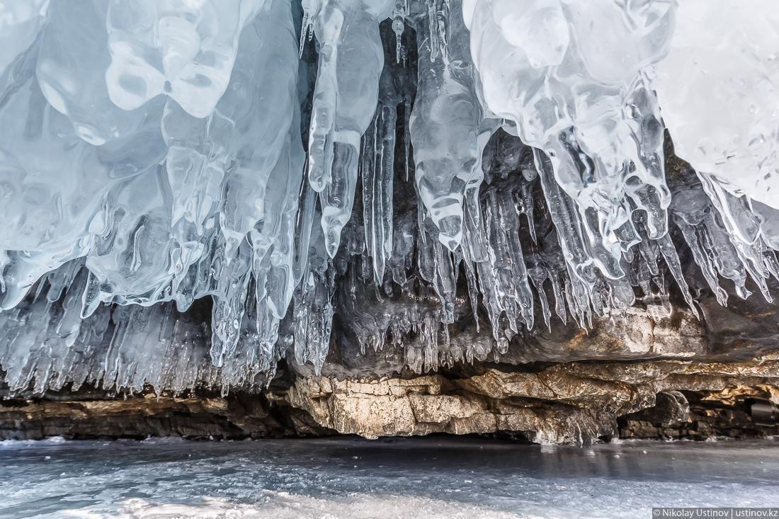 Байкал лед пещера