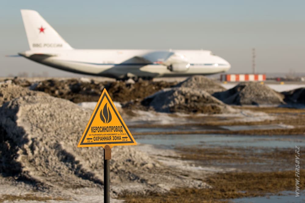 An-124_RF-82041_Air_Force_RU_7.JPG An-124_RF-82041_Air_Force_RU_7.JPG