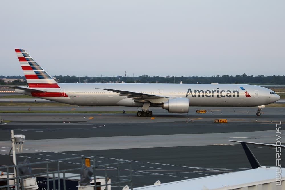 B-777_N734AR_American_Airlines_1_JFK_resize (2).jpg B-777_N734AR_American_Airlines_1_JFK_resize (2).jpg