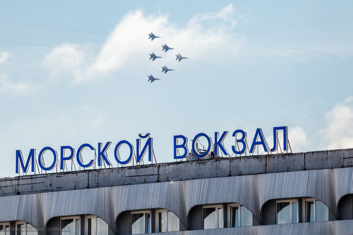 Стрижи и Русские витязи в небе над Петербургом 0_8ba1d_5debe276_orig.jpg