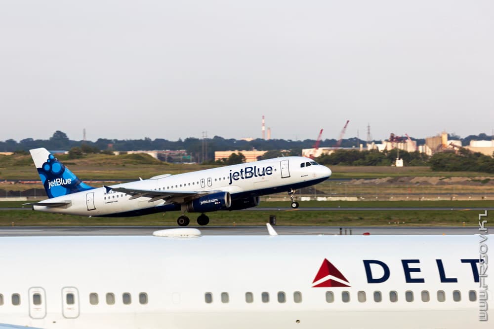 A-320_N503JB_JetBlue_Airways_1_JFK_resize (2).jpg A-320_N503JB_JetBlue_Airways_1_JFK_resize (2).jpg