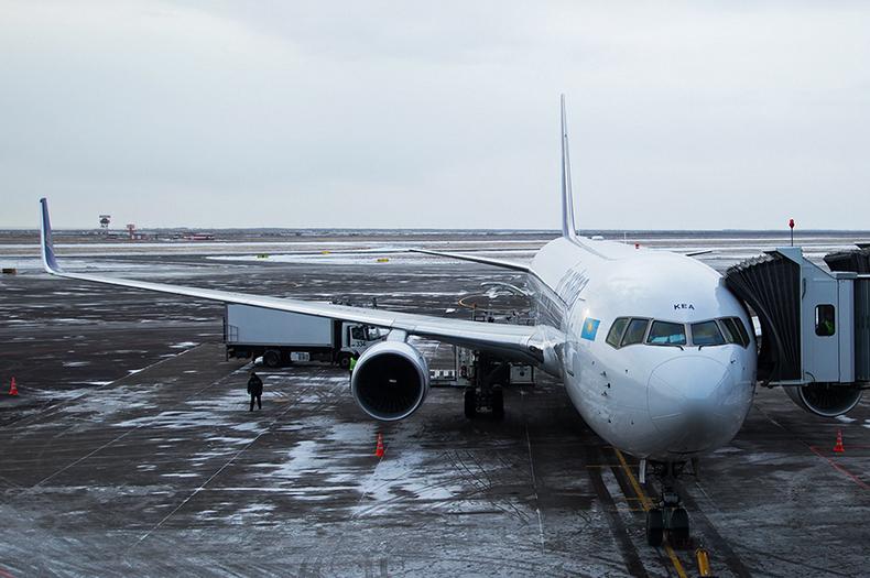Boeing-767_Air_Astana17-1.JPG
