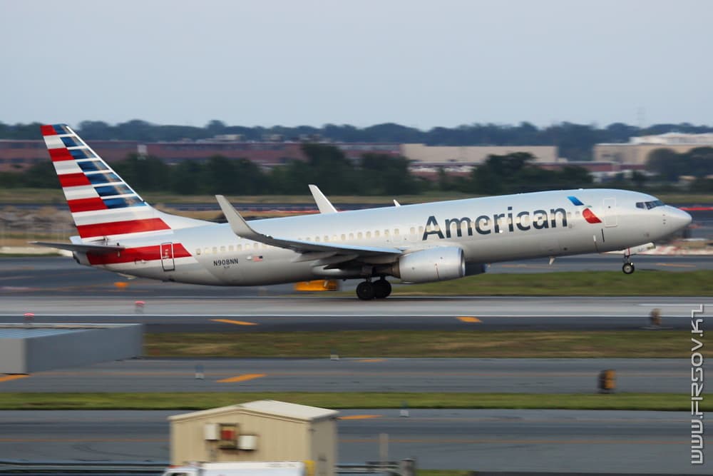B-737_N908NN_American_Airlines_1_JFK_resize (2).jpg B-737_N908NN_American_Airlines_1_JFK_resize (2).jpg