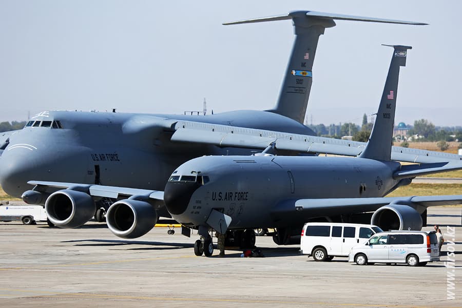 KC-135R_Stratotanker_80035_US_AIR_FORCE_3_FRU.JPG KC-135R_Stratotanker_80035_US_AIR_FORCE_3_FRU.JPG