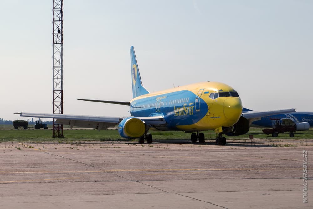 B-737_UR-KIV_Aerosvit_3.JPG B-737_UR-KIV_Aerosvit_3.JPG