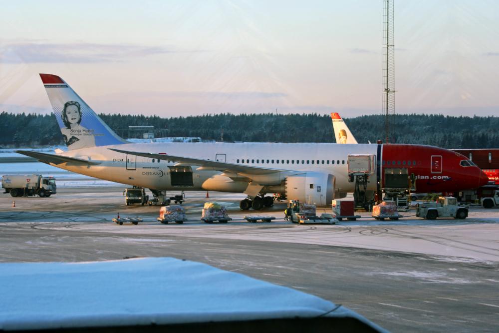 B-787_EI-LNA_Norwegian_1_ARN (1).jpg