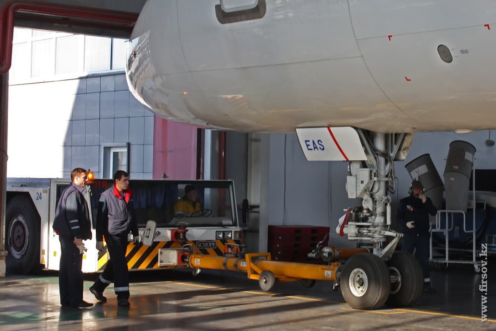 B-757_P4-EAS_Air-Astana_26_ALA_resize.jpg B-757_P4-EAS_Air-Astana_26_ALA_resize.jpg