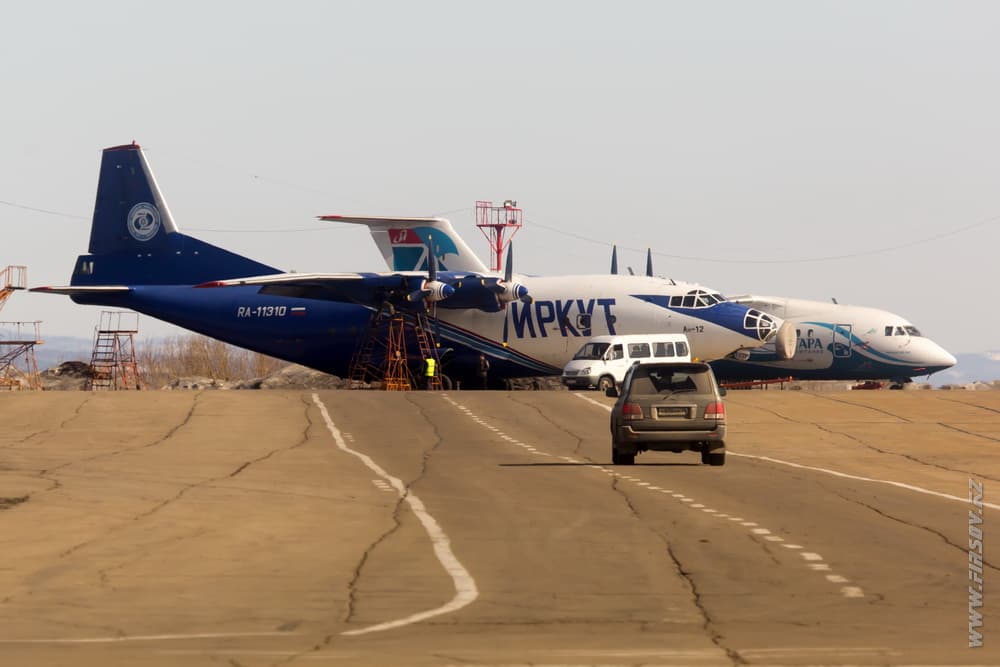 An-12_RA-11310__Irkut_1_IKT.JPG An-12_RA-11310__Irkut_1_IKT.JPG