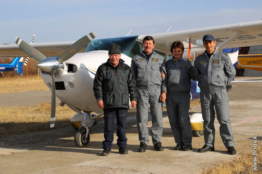 Aviaclub44.JPG Aviaclub44.JPG