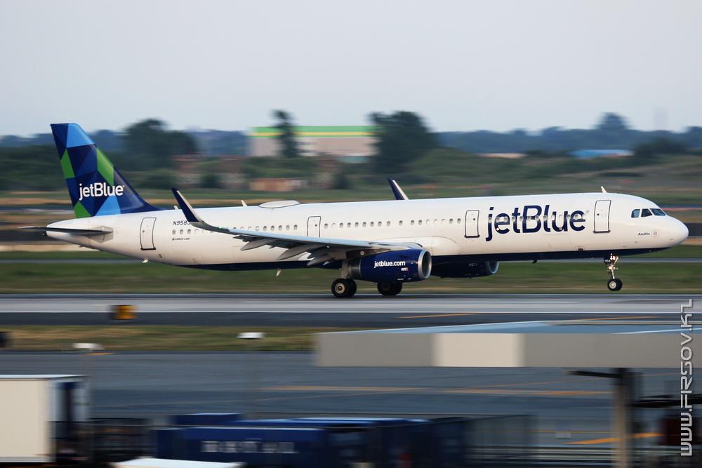 A-321_N958JB_JetBlue Airways_1_JFK_resize (2).jpg