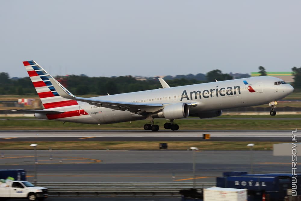 B-767_N392AN_American_Airlines_1_JFK_resize (2).jpg B-767_N392AN_American_Airlines_1_JFK_resize (2).jpg