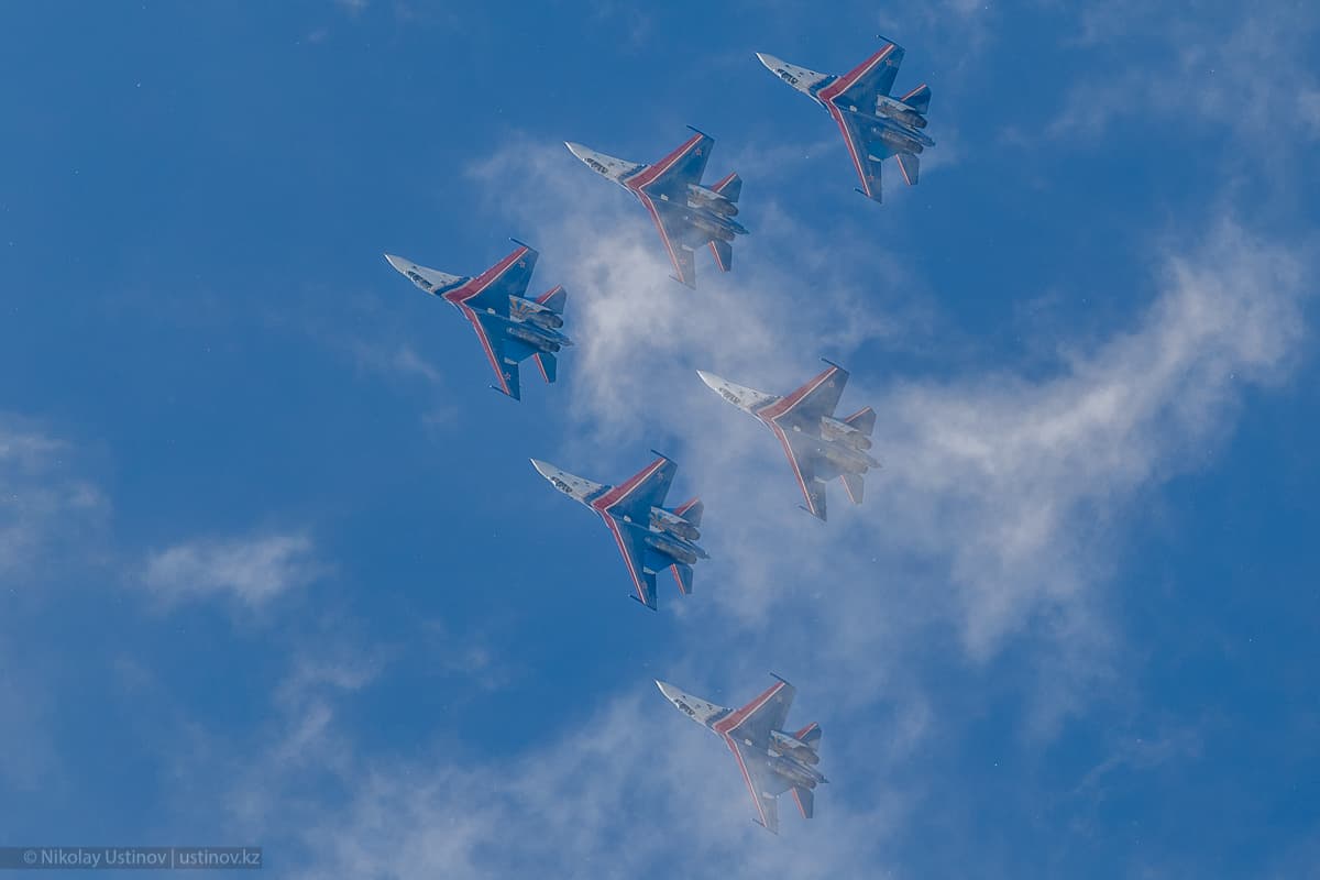 Стрижи и Русские витязи в небе над Петербургом 0_8b9f1_90987624_orig.jpg