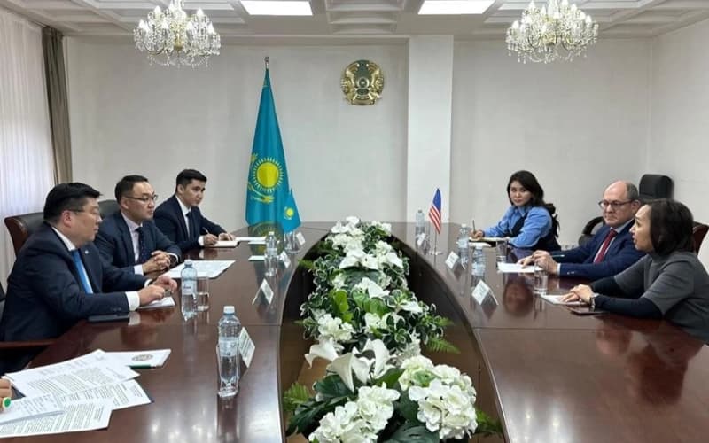Казахстан, США