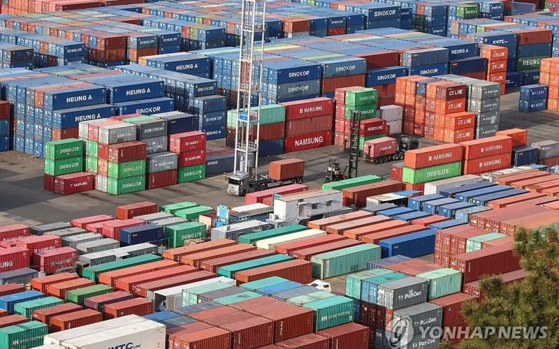 Экспорт в январе вырос на 34% благодаря высокому спросу на полупроводники.