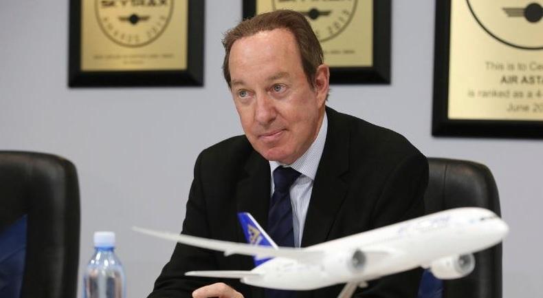 Глава Air Astana Питер Фостер за 2022 год выплатил себе вознаграждение в Т394 млн