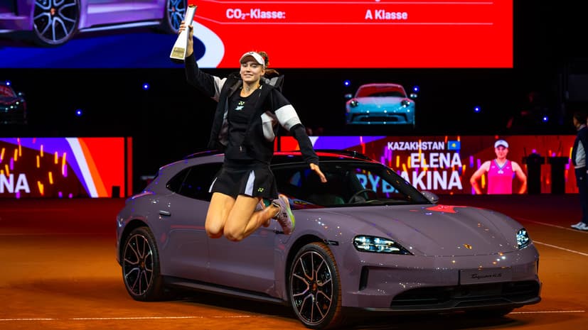 Рыбакина рассказала, что сделает с Porsche, выигранным на турнире в Штутгарте — РТ на русском