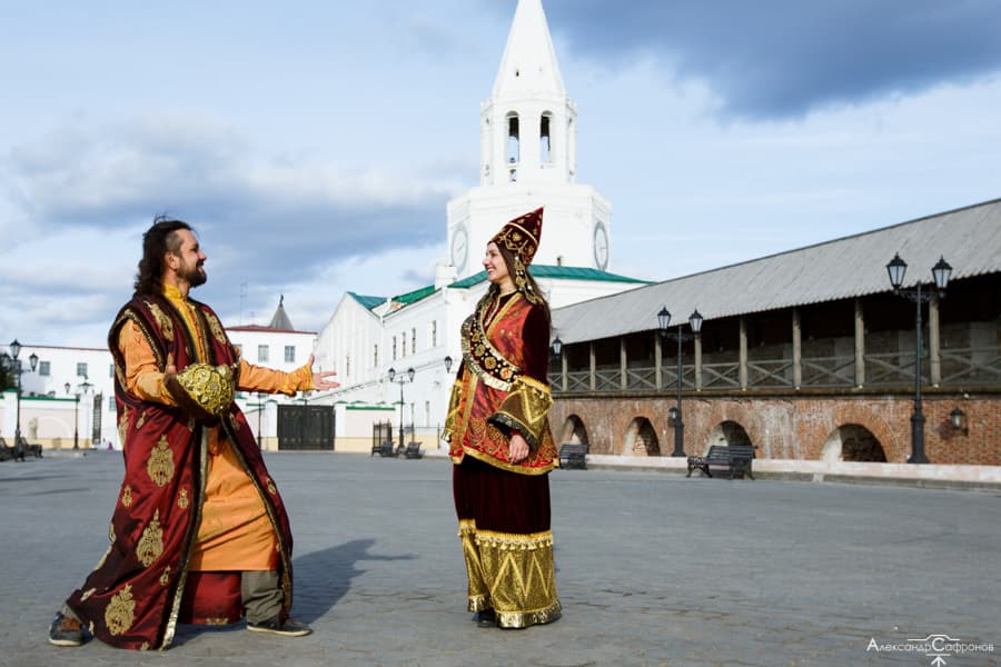 алматинский путешественник Андрей Гундарев (Алмазов) в Казани с царицей Сююмбике алматинский путешественник Андрей Гундарев (Алмазов) в Казани с царицей Сююмбике