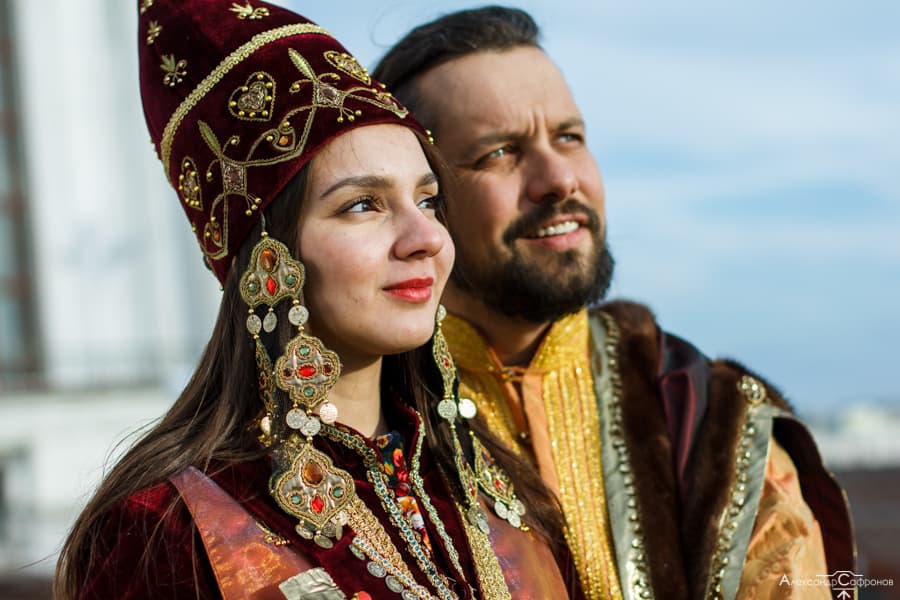 алматинский путешественник Андрей Гундарев (Алмазов) в Казани с царицей Сююмбике алматинский путешественник Андрей Гундарев (Алмазов) в Казани с царицей Сююмбике