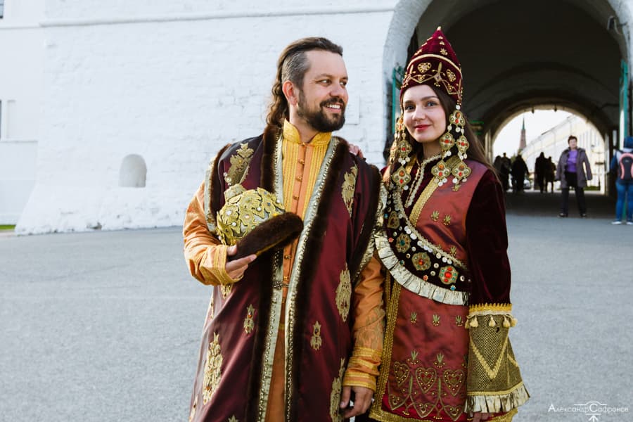 алматинский путешественник Андрей Гундарев (Алмазов) в Казани с царицей Сююмбике алматинский путешественник Андрей Гундарев (Алмазов) в Казани с царицей Сююмбике
