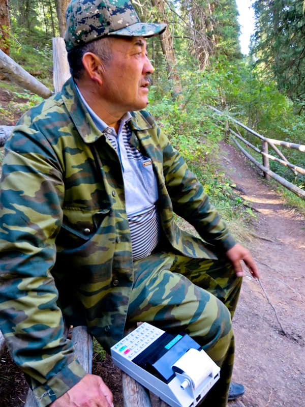 Егерь на Кольсайском озере Егерь на Кольсайском озере