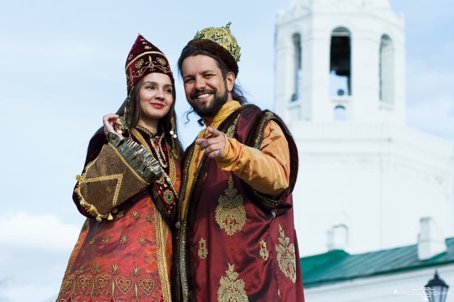 алматинский путешественник Андрей Гундарев (Алмазов) в Казани с царицей Сююмбике алматинский путешественник Андрей Гундарев (Алмазов) в Казани с царицей Сююмбике