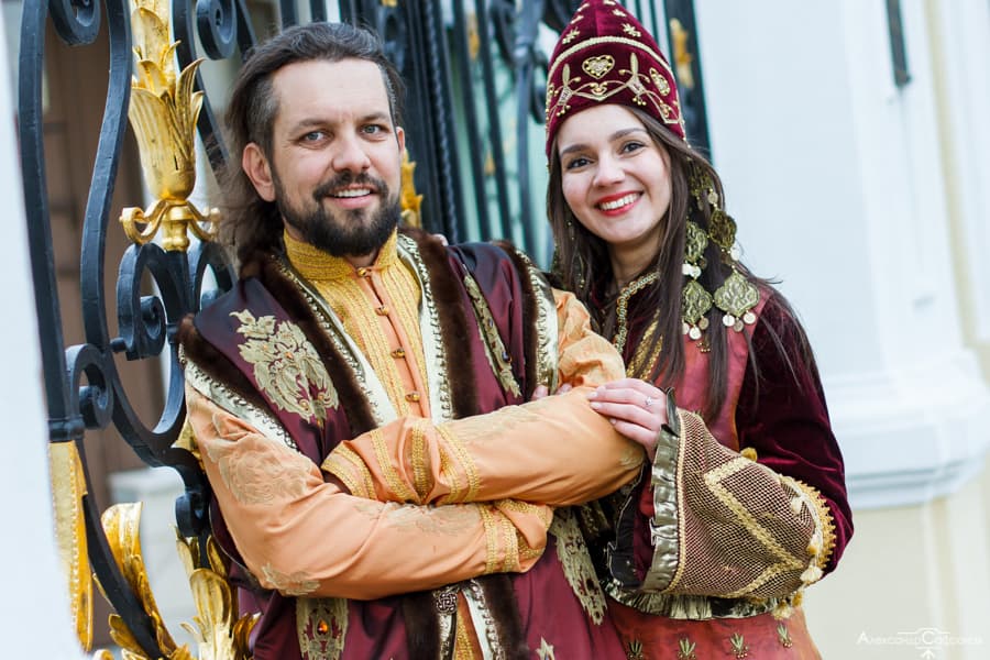 алматинский путешественник Андрей Гундарев (Алмазов) в Казани с царицей Сююмбике алматинский путешественник Андрей Гундарев (Алмазов) в Казани с царицей Сююмбике