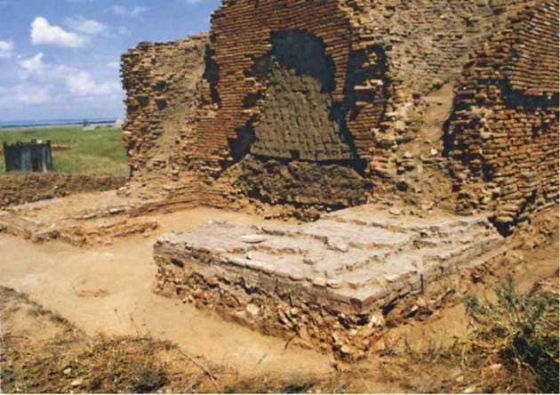 Старожилы. Мавзолей Абат-Байтак Старожилы. Мавзолей Абат-Байтак