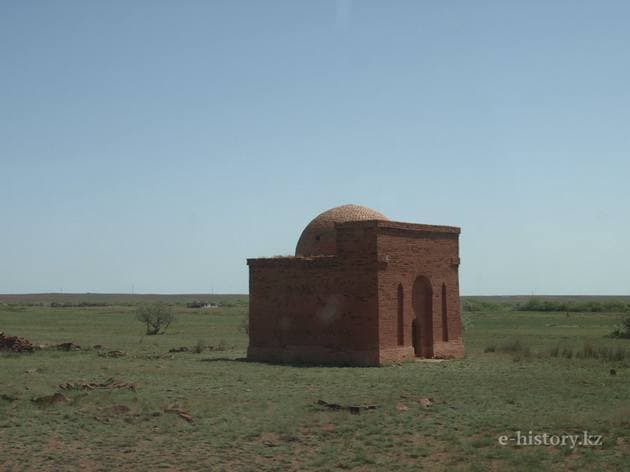 Ұлытау— тарих куәгері. Алаша хан кесенесі Ұлытау— тарих куәгері. Алаша хан кесенесі