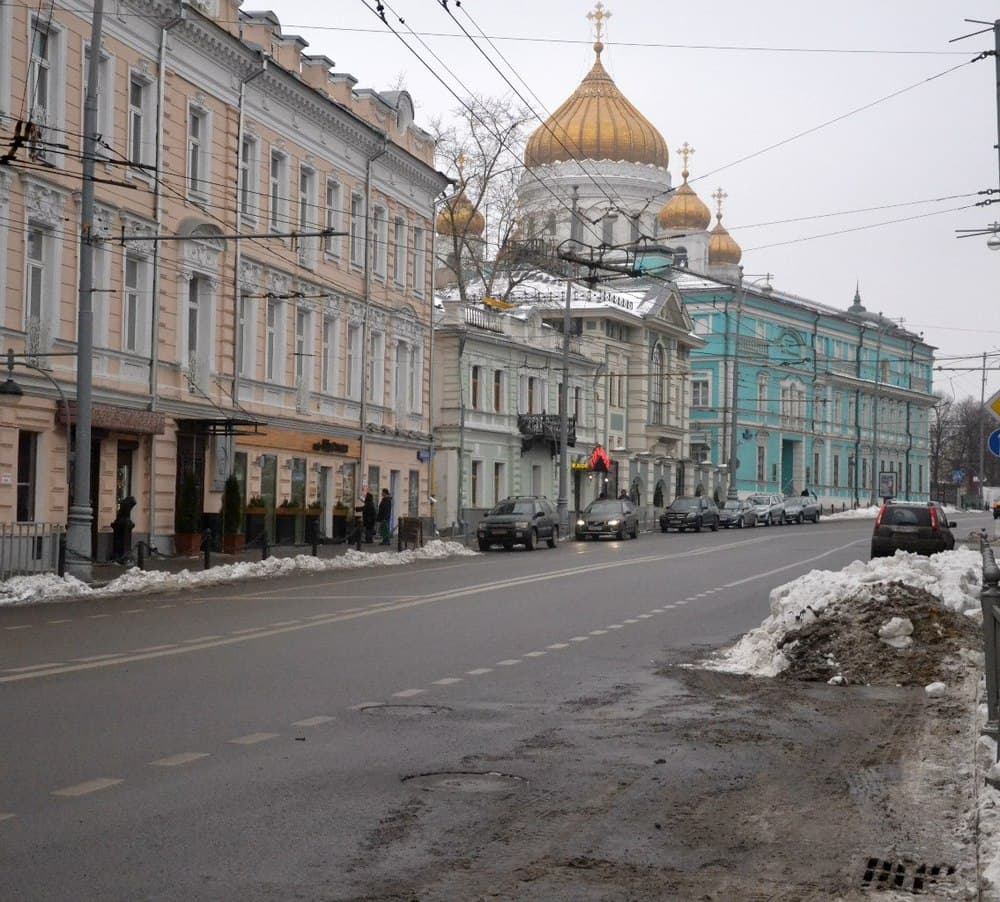 не было ни машин не пешеходов...