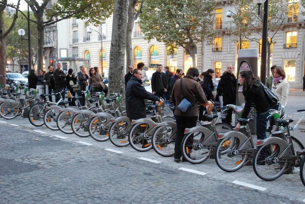 Самая большая в мире система велошеринга - Velib в Париже, Франция