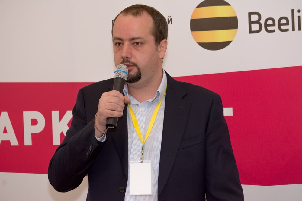 Александр Емельянов