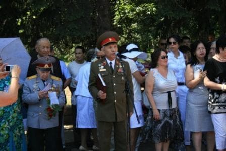 От ветеранов выступил Ким Серикбаевич Серикбаев