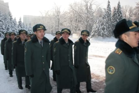 курсанты Института Сухопунтных войск