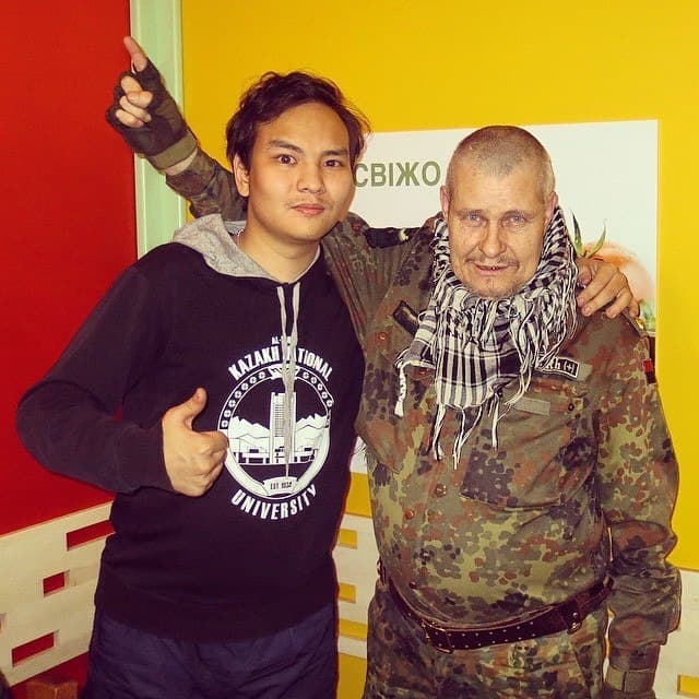 Нурали с Батей УНСО. Пока ещё с волосами. 2015 г. Нурали с Батей УНСО. Пока ещё с волосами. 2015 г.