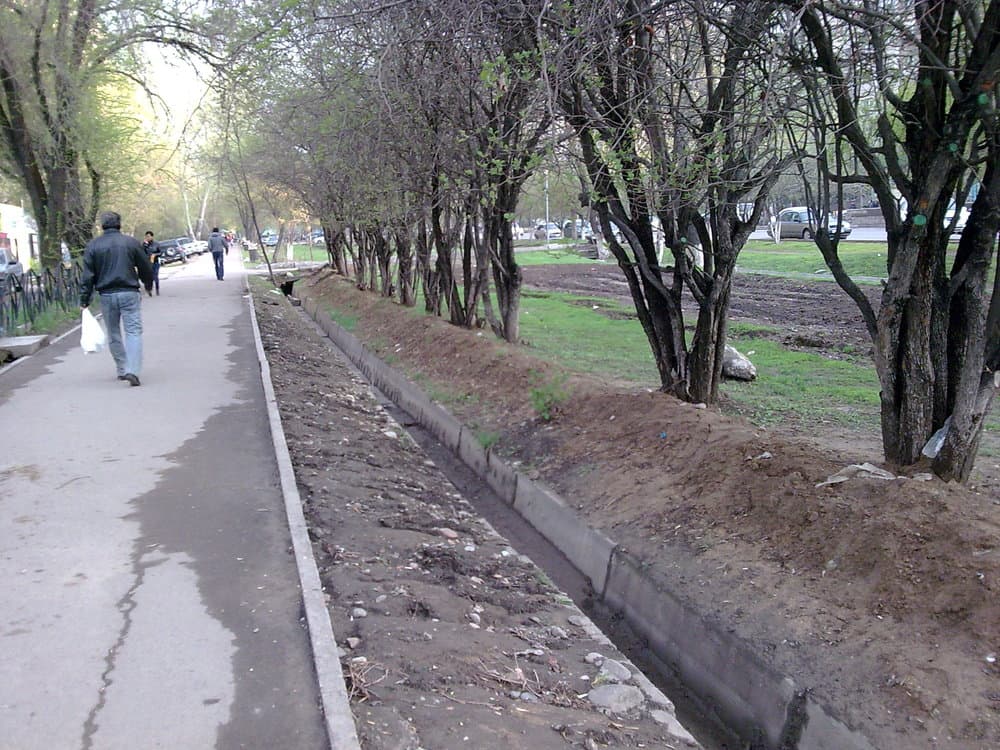 улица Момышулы в городе Алматы улица Момышулы в городе Алматы