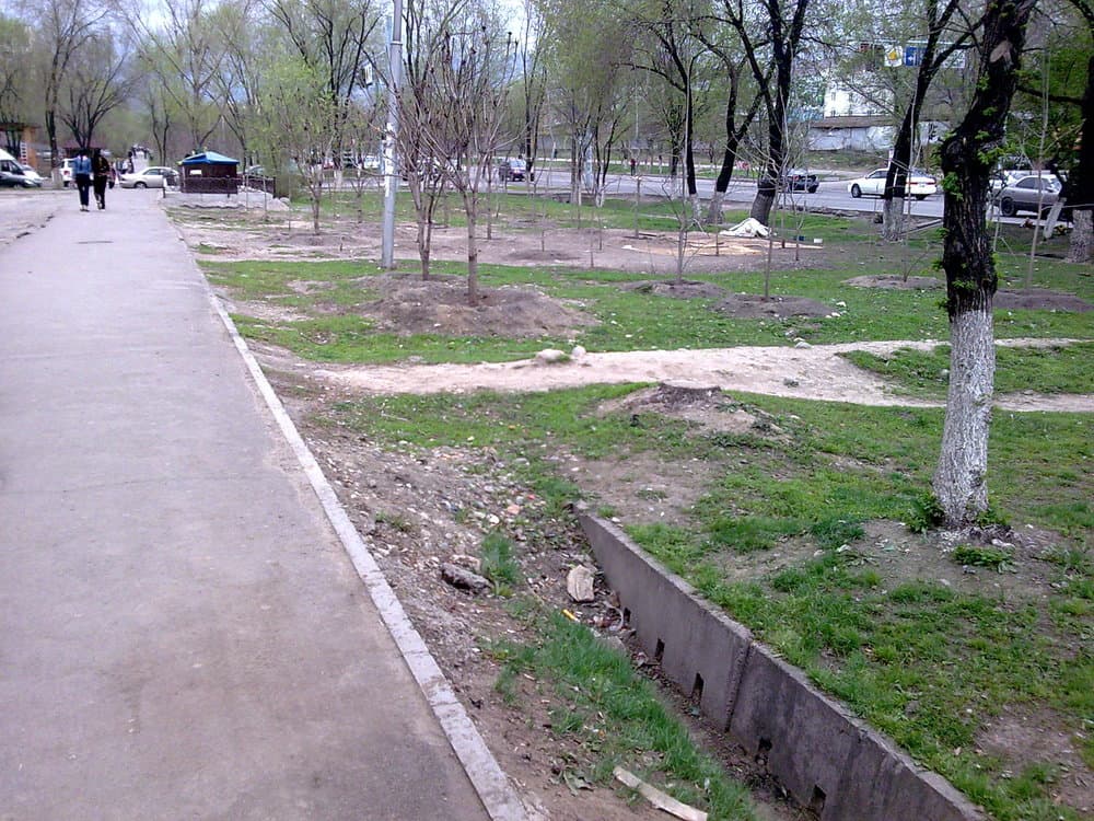 улица Момышулы угол улицы Улыкбека улица Момышулы угол улицы Улыкбека
