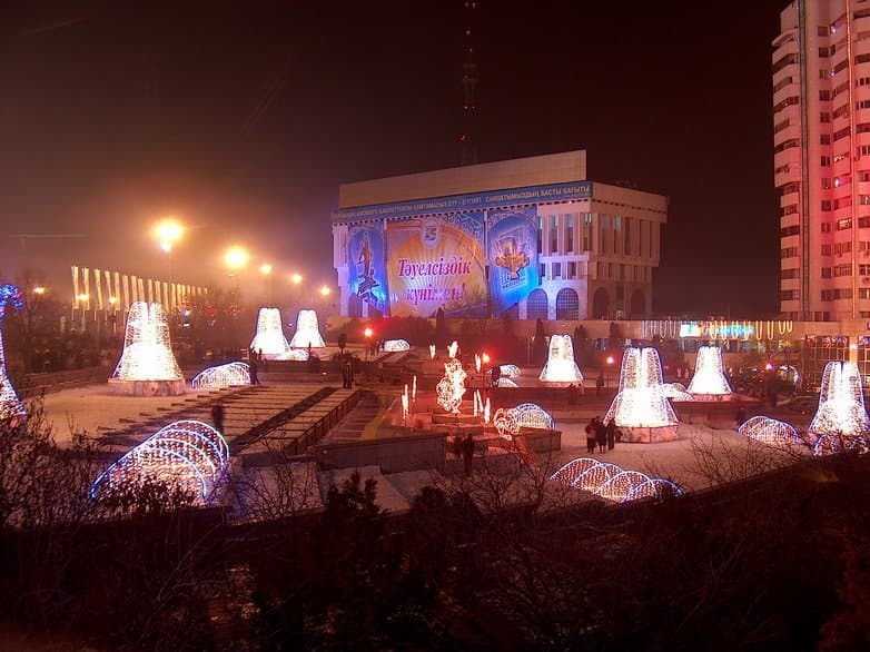 новый год 2016 алматы, новогоднее оформление алматыновогоднее оформление улиц алматы 2016, как оформить улицы в алматы к новому году, новый год алматы 2016 год, новогодний алматы 2016,