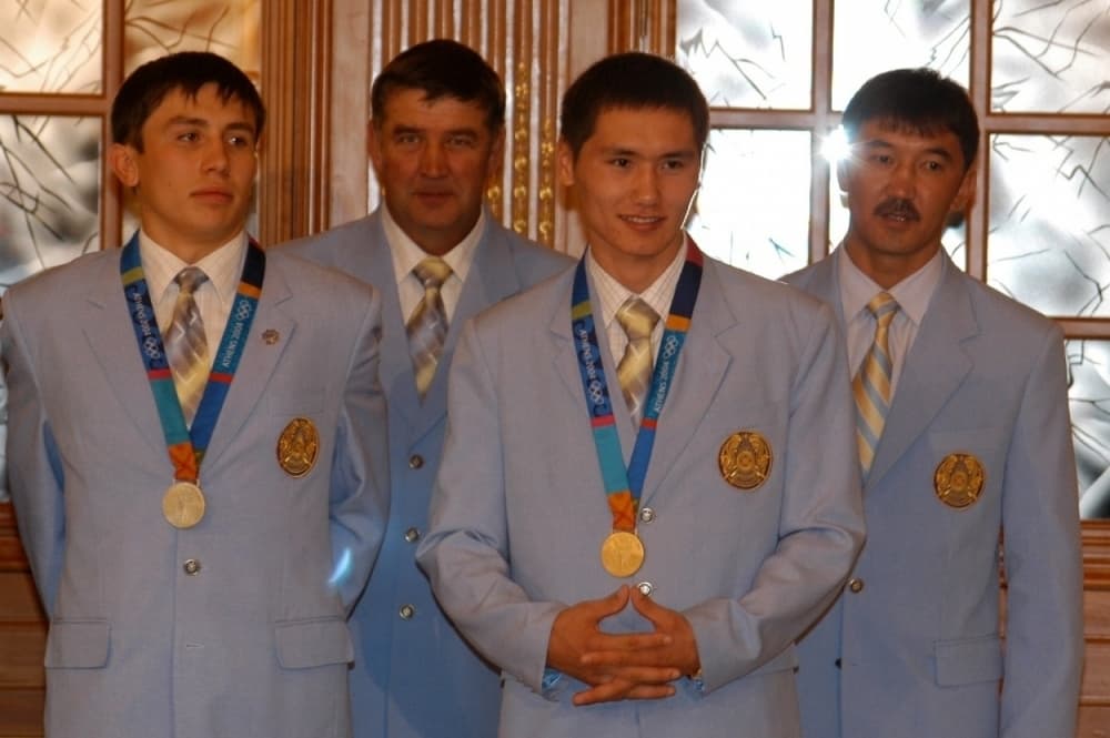 Серебряный призер ОИ-2004 Геннадий Головкин и победитель ОИ-2004 Бахтияр Артаев Серебряный призер ОИ-2004 Геннадий Головкин и победитель ОИ-2004 Бахтияр Артаев