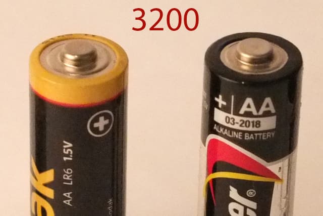 3200